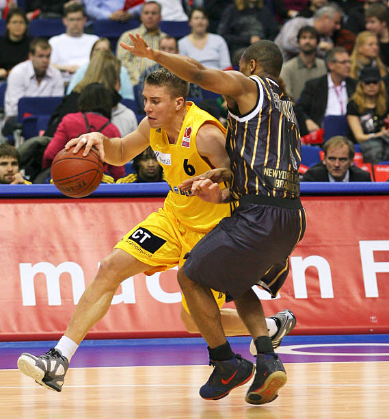 却将球踢到 却将球踢到