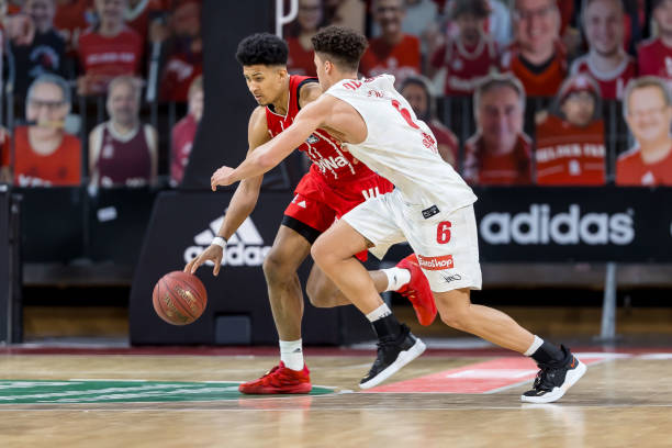 A联赛中 A联赛中